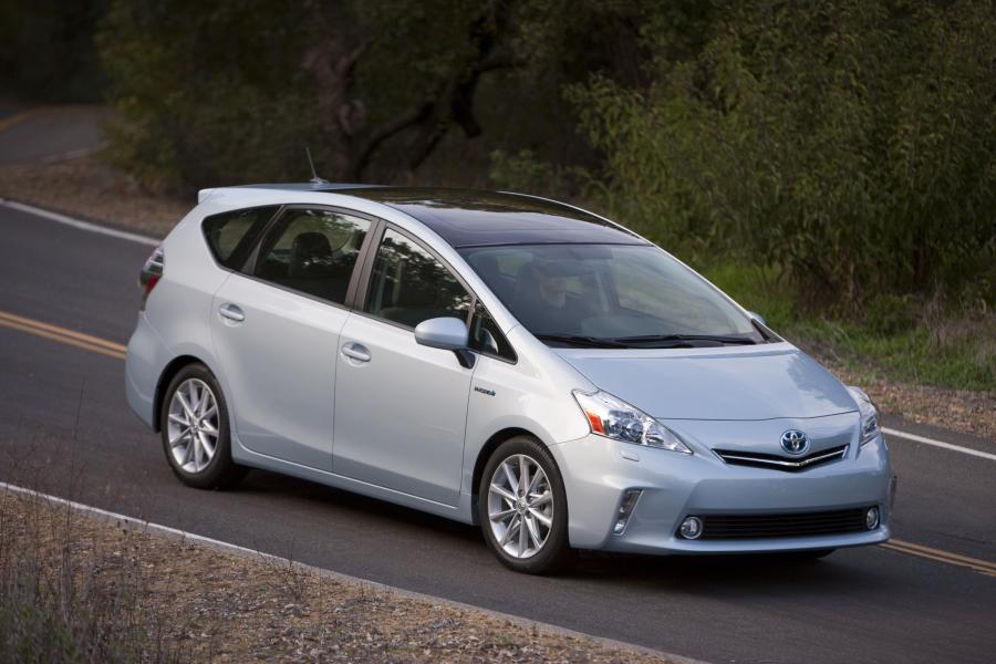  Toyota Prius V 2011 года  (фото 63 из 208)
